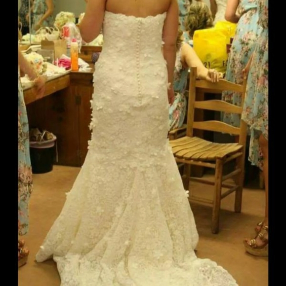 Wedding dress - Picture 2 of 2
